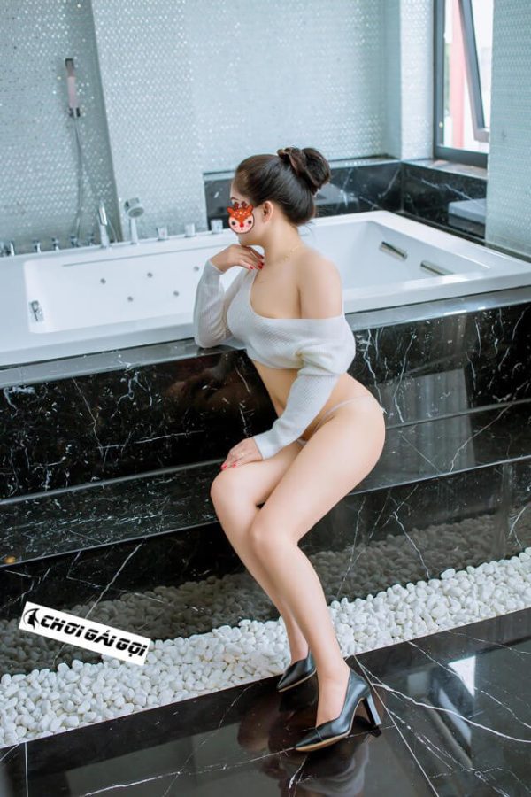 kieu trang boydy ruc luadammong cang nguc dep me li 1086930 original 600x900 1